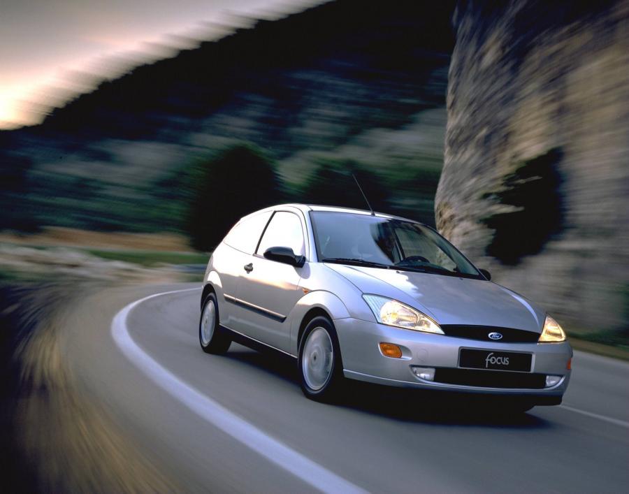  Ford Focus 1999 года  (фото 7 из 130)